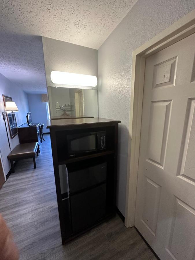 I65 Studio Suites Scottsburg Eksteriør bilde