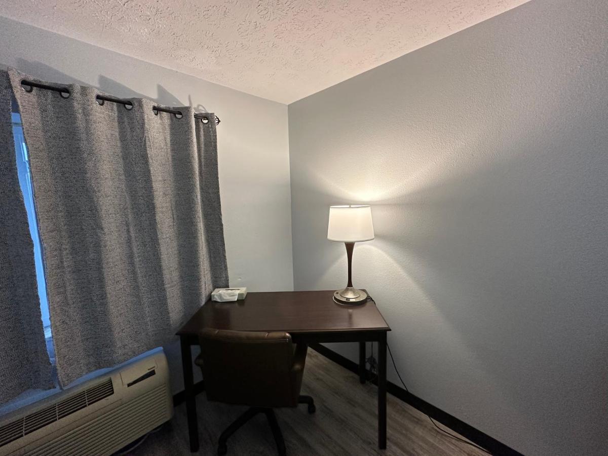 I65 Studio Suites Scottsburg Eksteriør bilde